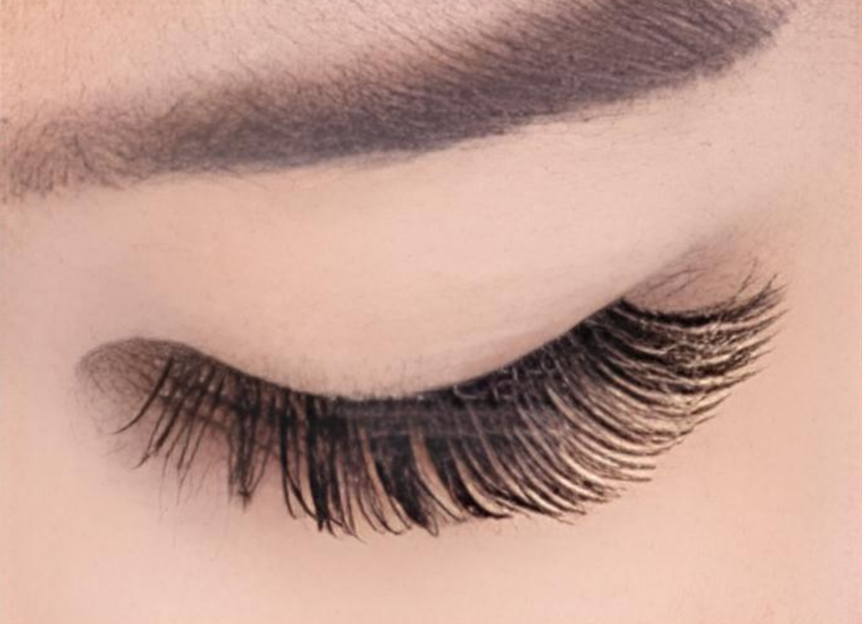 Camel lash style, closed eye