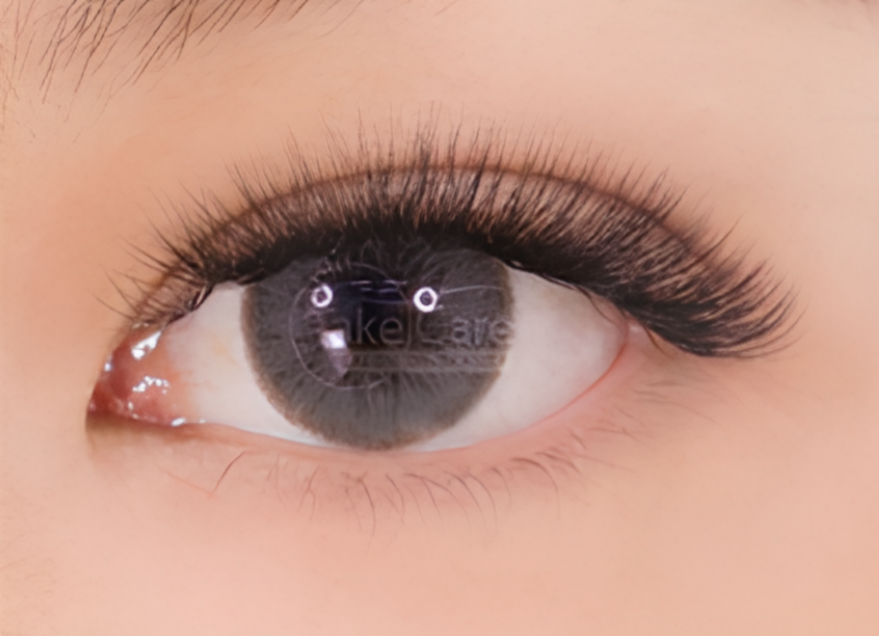 J.Kardashian lash style, open eye