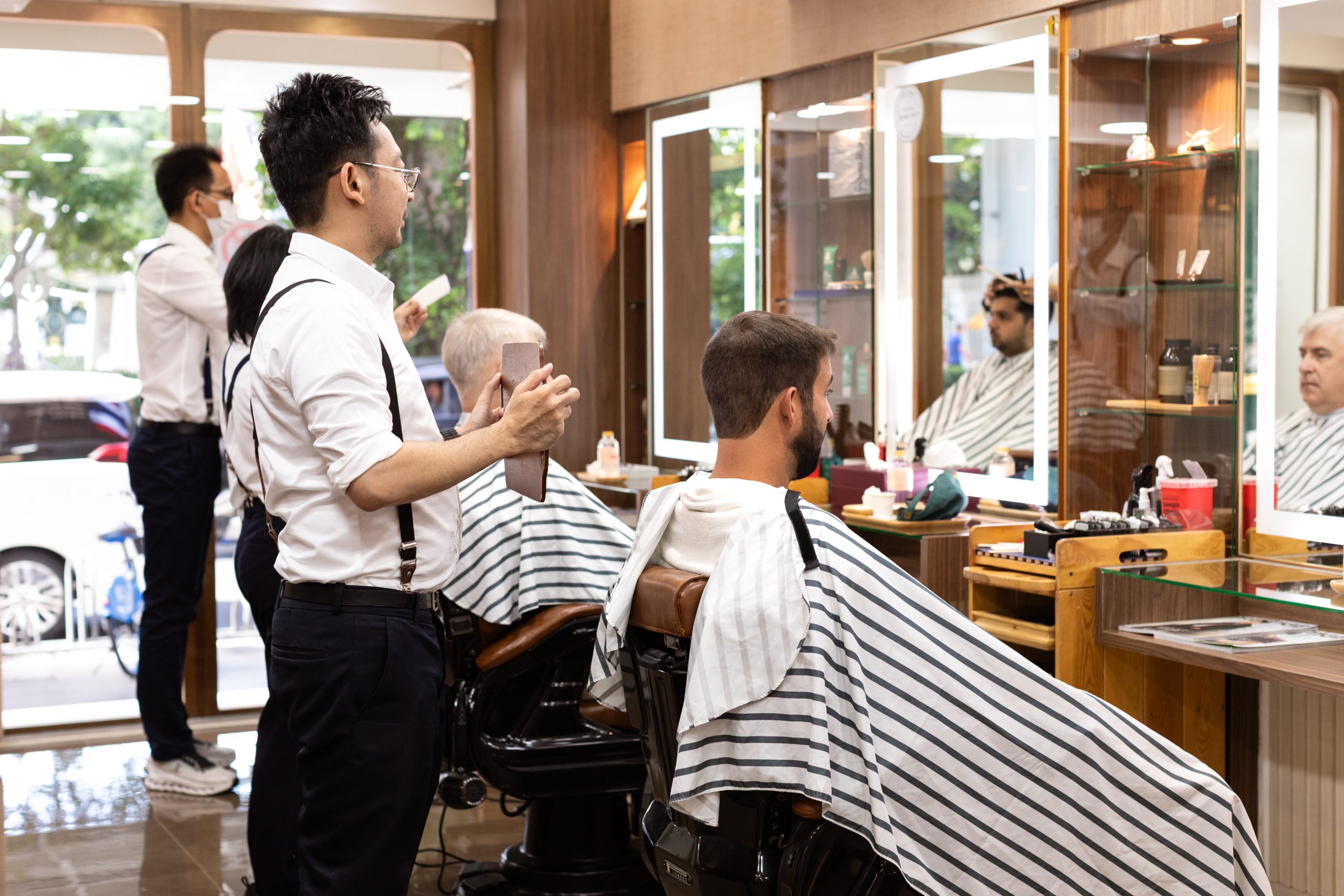 Groom Relax Redefine