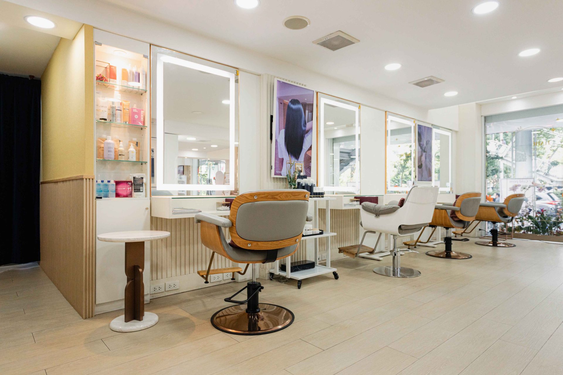 Luxury Beauty Salon Bangkok near BTS MRT