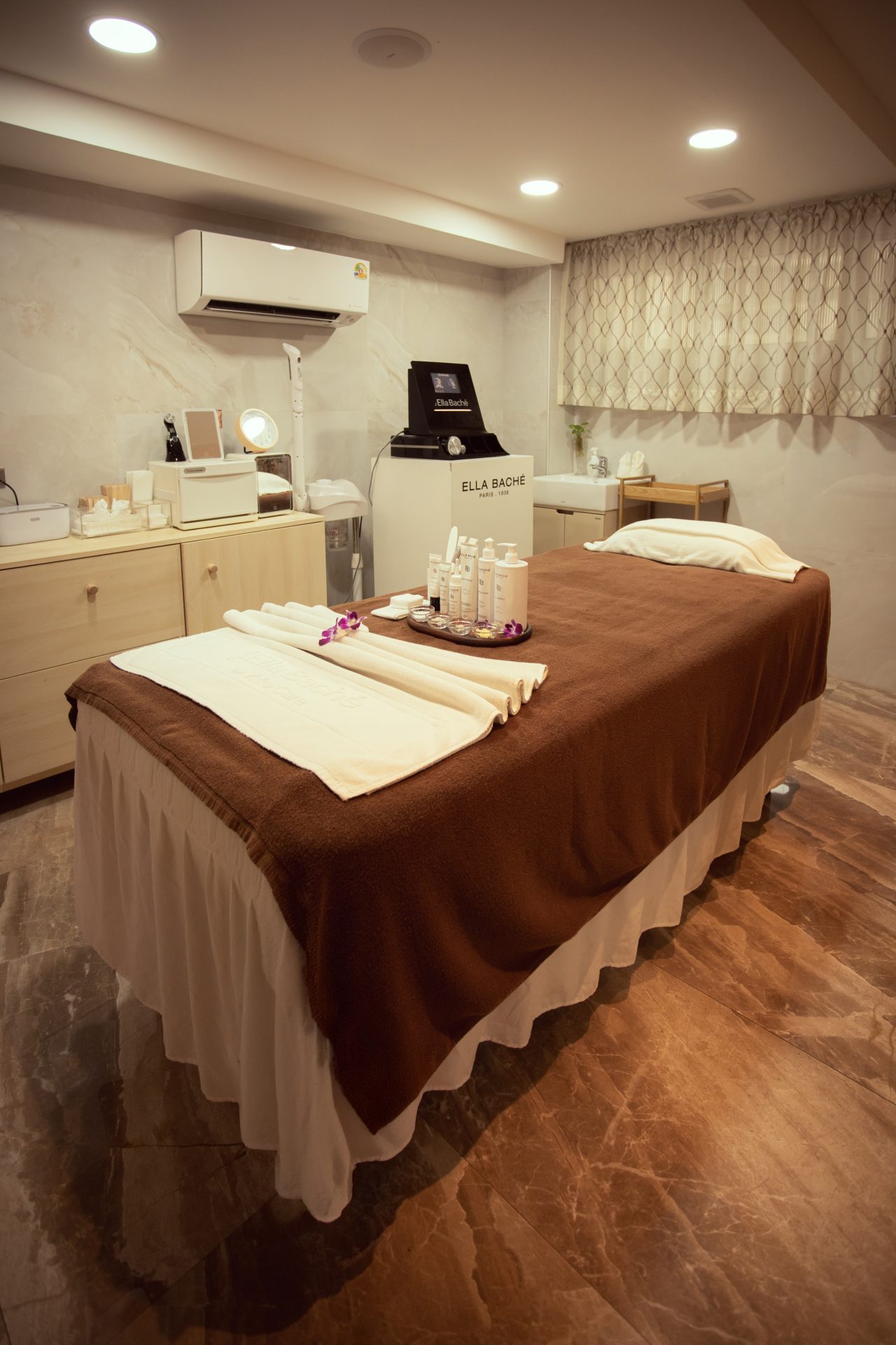 Spa and massage service area at Take Care Salon of Beauty Bangkok