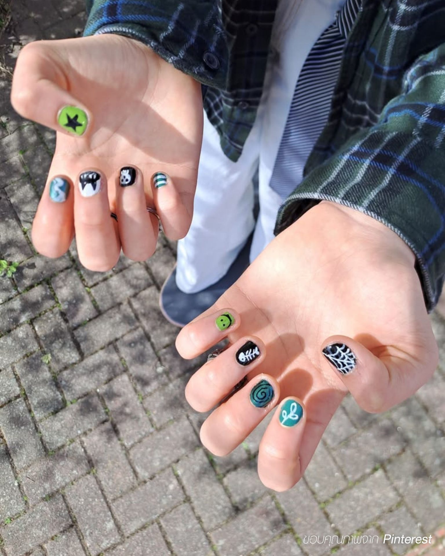 Cool black and green graphic art men's nail painting ideas