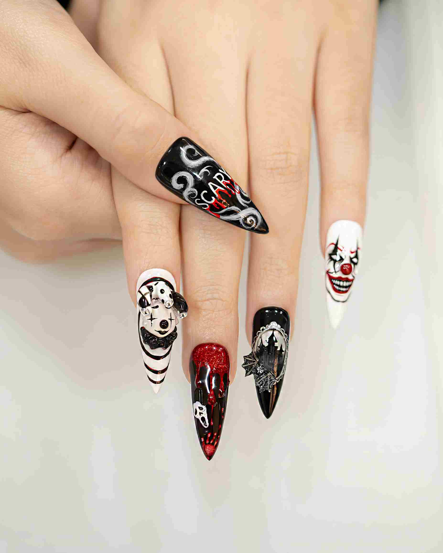 ลายเล็บฮาโลวีนตัวตลก SCARY หน้า Scream กรอบกระจกค้างคาว ดำขาวแดง