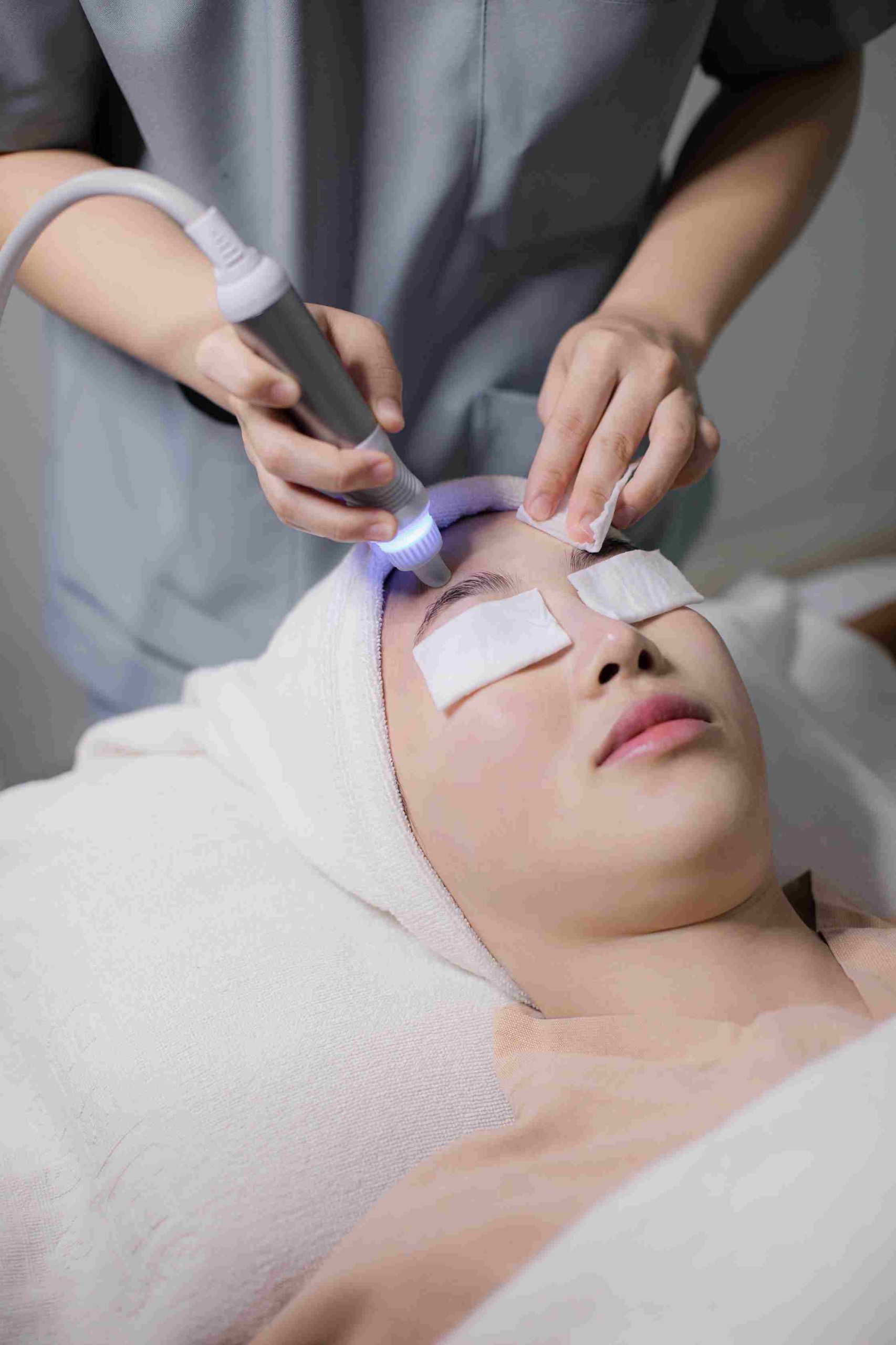 Hydro Facial step in the Hydra Detoxifying Treatment at Take Care, Bangkok