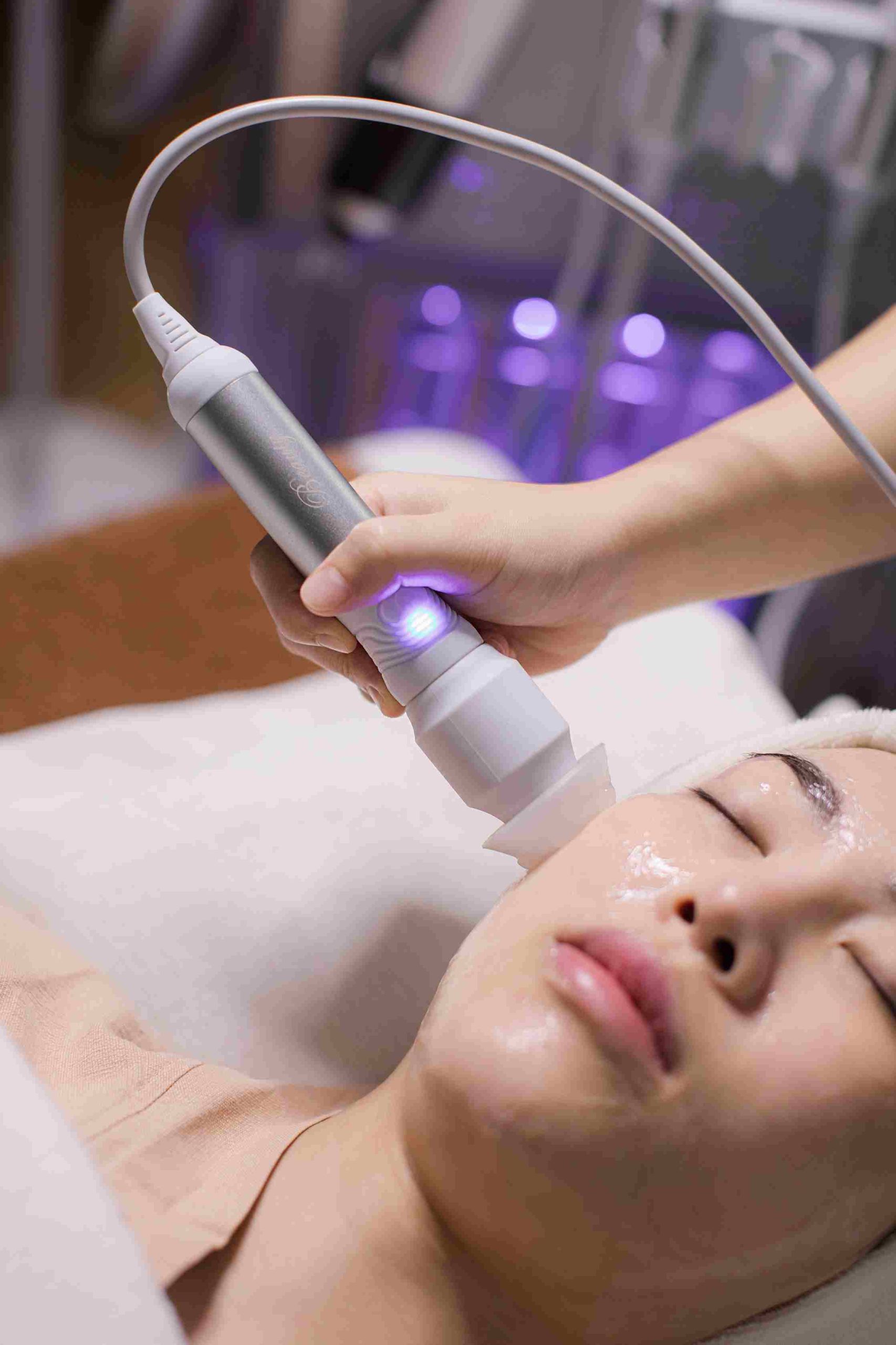 Step 6 Oxygen Bubble: cleansing and refreshing the skin