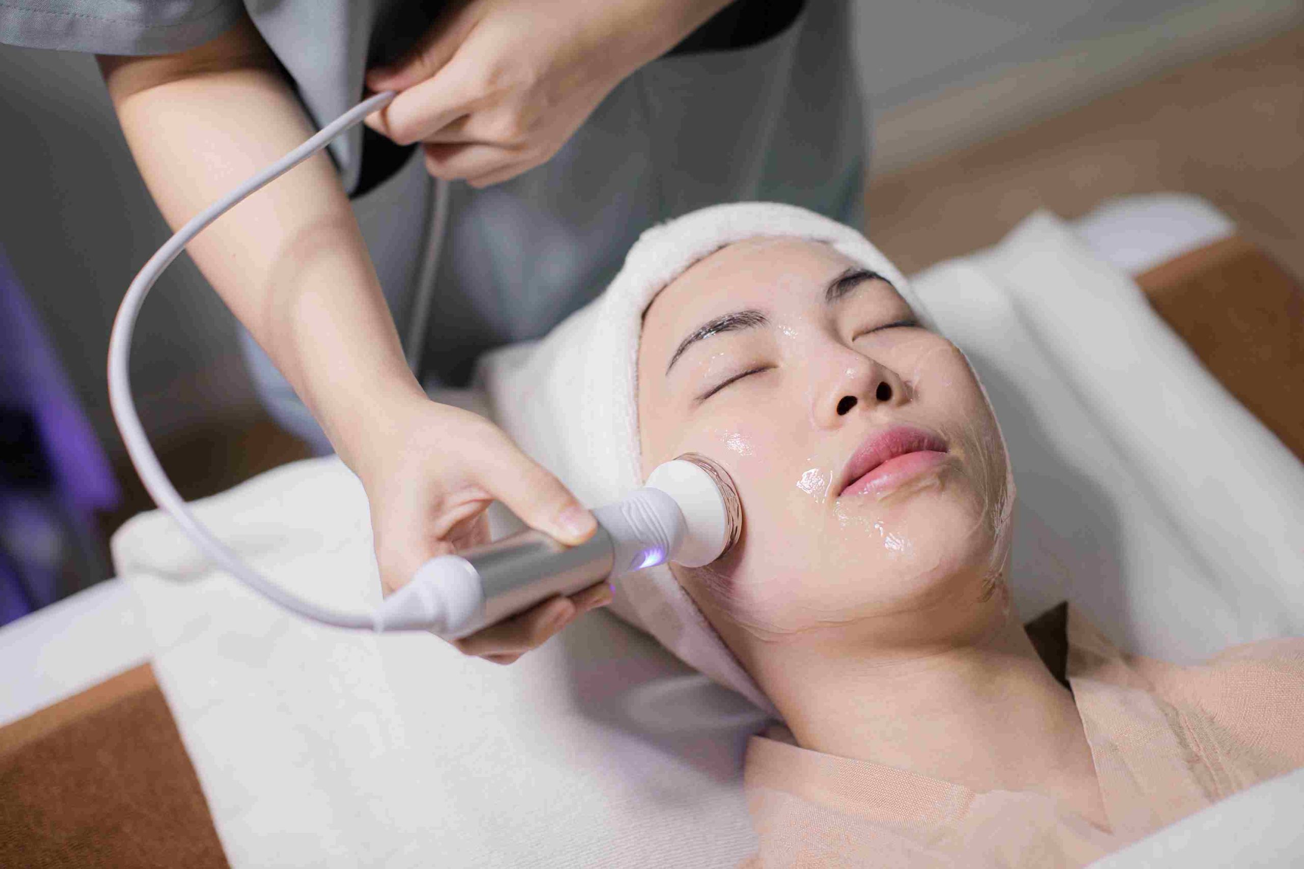 Step 5 Ultrasonic: helping skincare absorb better